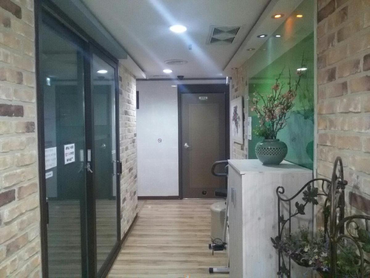 I Want Livingtel Hotel Yongin Exterior photo